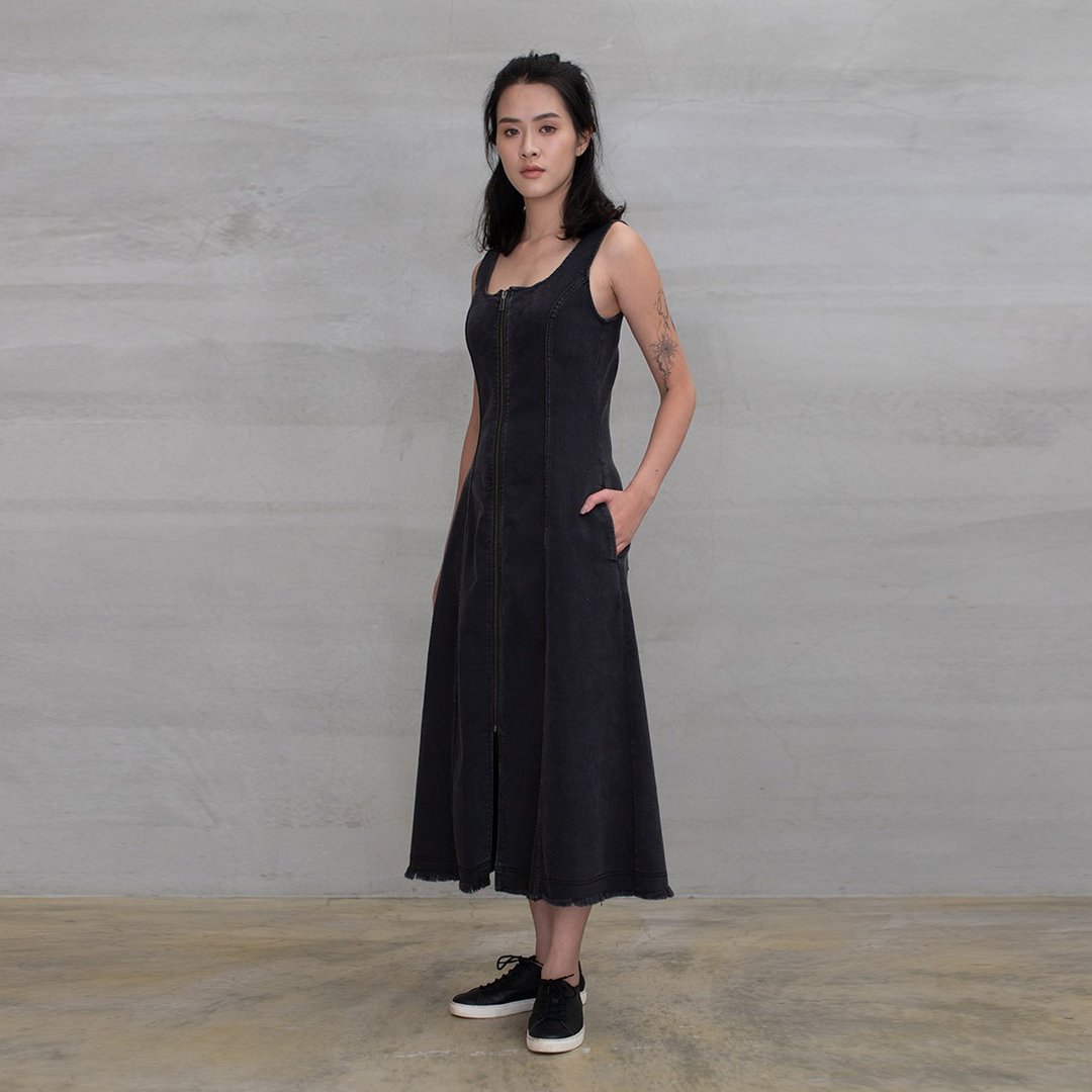 潇洒轻狂牛仔洋装 A Reckless Soul Denim Dress - 洋装/连衣裙 - 棉 多色
