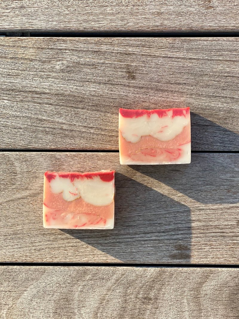 【手工皂】山茶玫瑰润肤皂 - 强效锁水滋养・干性肌适用 - 肥皂/手工皂 - 其他材质 