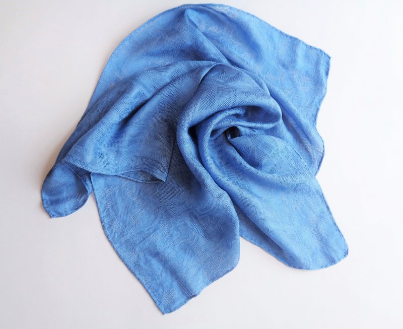 Indigo fresh leaf dyeing, silk, square scarf, vegetable dyeing, glossy geometric pattern - 丝巾 - 丝．绢 