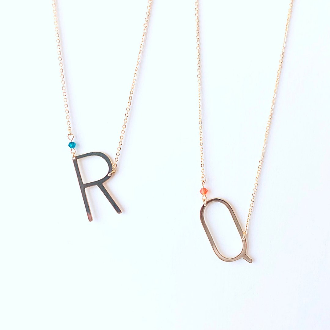 专属个人化英文字母项链 自选12色水晶 Alphabet Letter Necklace - 项链 - 其他金属 金色
