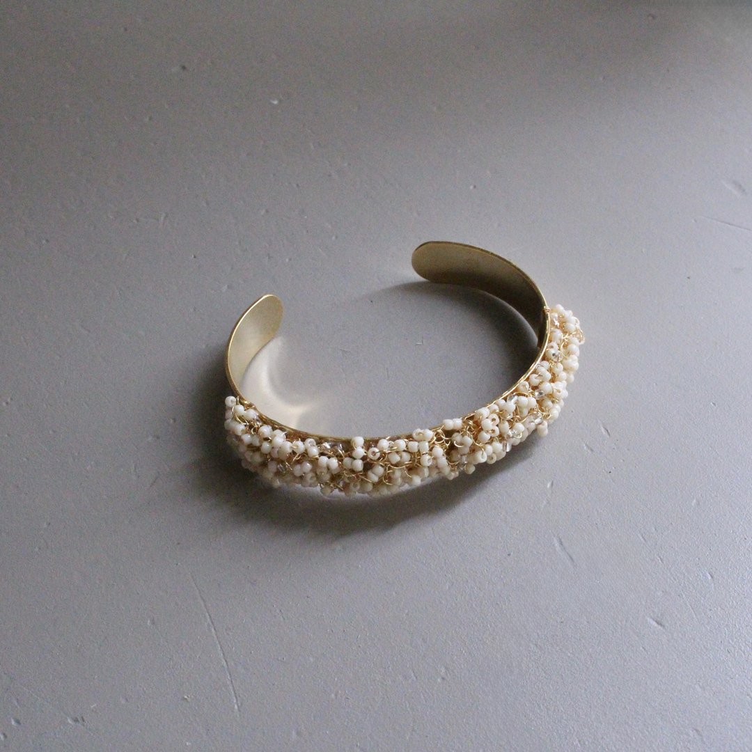 花冠 bangle wide | 如花冠般华丽的 wire crochet 手环 - 手链/手环 - 其他金属 白色