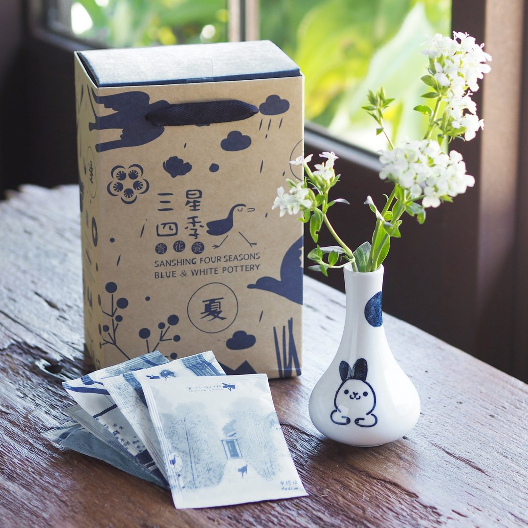 【花前月下中秋礼盒】月兔花器、咖啡滤挂组 - 花瓶/陶器 - 瓷 白色