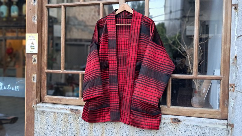 AMIN'S SHINY WORLD 厚磅短刷毛黑红格纹KIMONO   ONLY系列 - 女装休闲/机能外套 - 棉．麻 红色