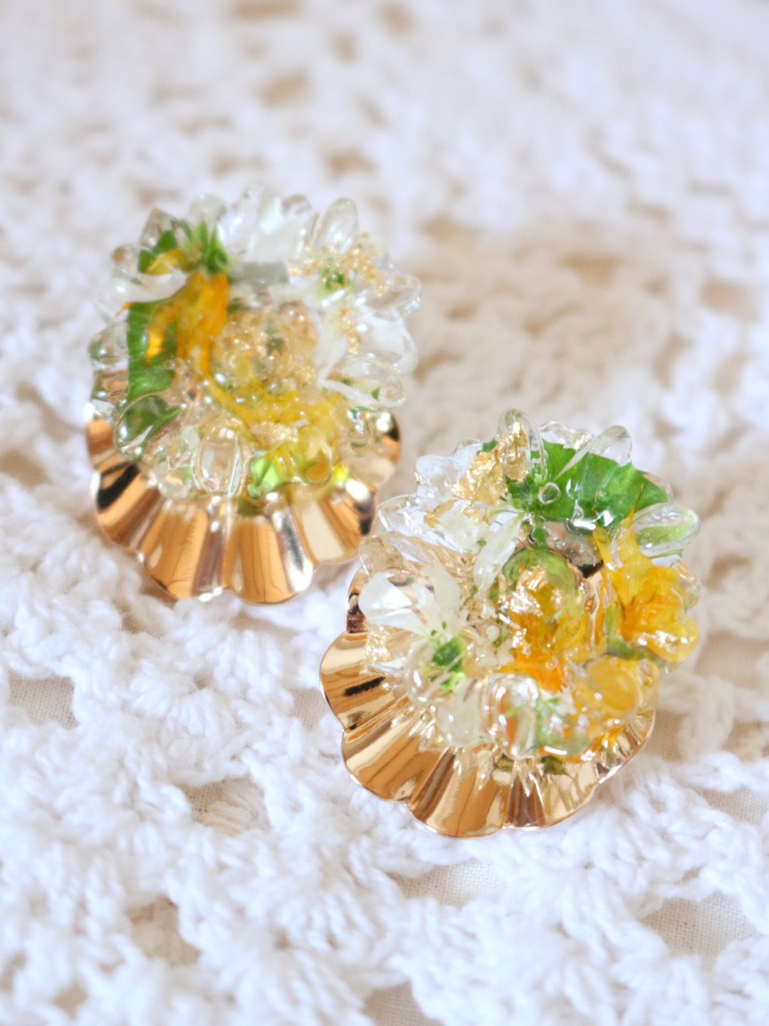 pressed flower earrings - 耳环/耳夹 - 树脂 黄色