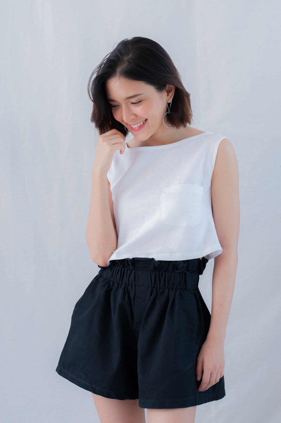 Cropped Tank Top in White - 女装上衣 - 亚麻 白色