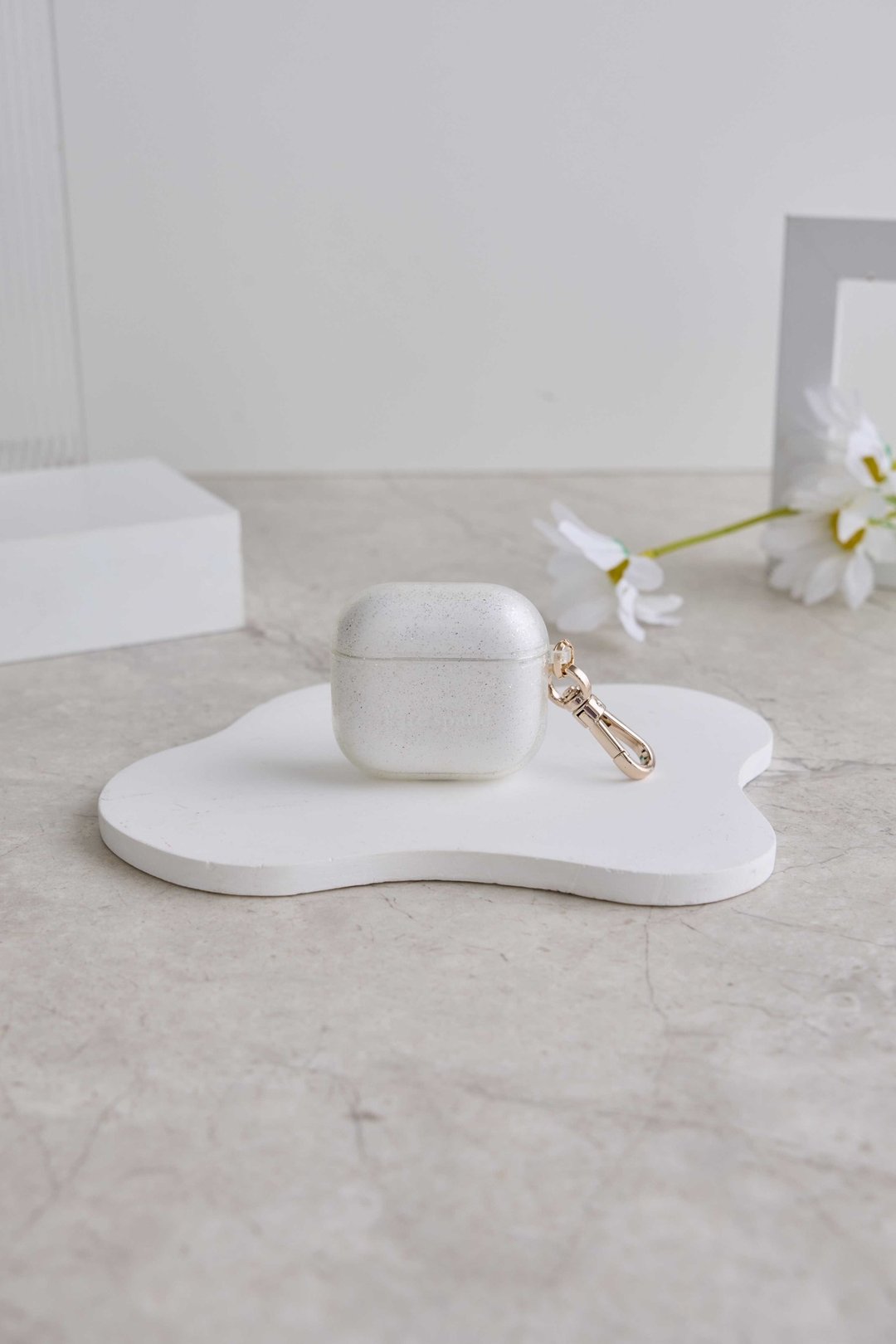 kate spade AirPods 4 耳机保护壳套 闪亮白 - 耳机收纳 - 其他材质 透明