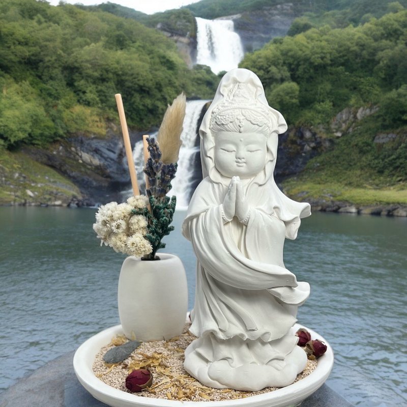 佛艺新美学 艺术香氛扩香 净念吉祥 观音33 永生花多彩圆盘组合 - 玩偶/公仔 - 水泥 白色
