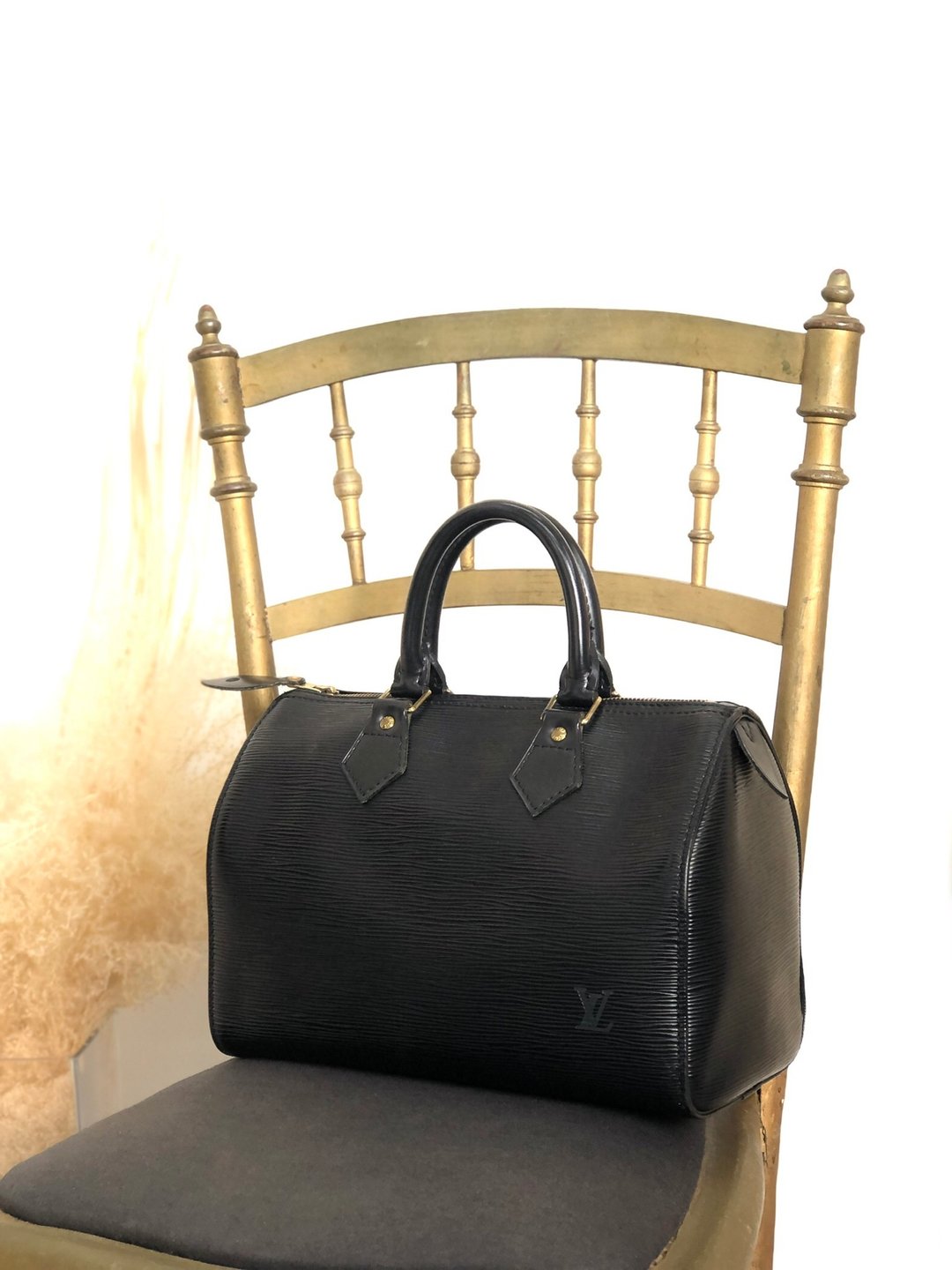 【VintageShop solo 日本直送中古包专卖店】LOUIS VUITTON 路易威登 Speedy 25 Epi 手提包 黑色 皮革 迷你波士顿包 附锁头 fd7wa4 - 手提包/手提袋 - 真皮 黑色