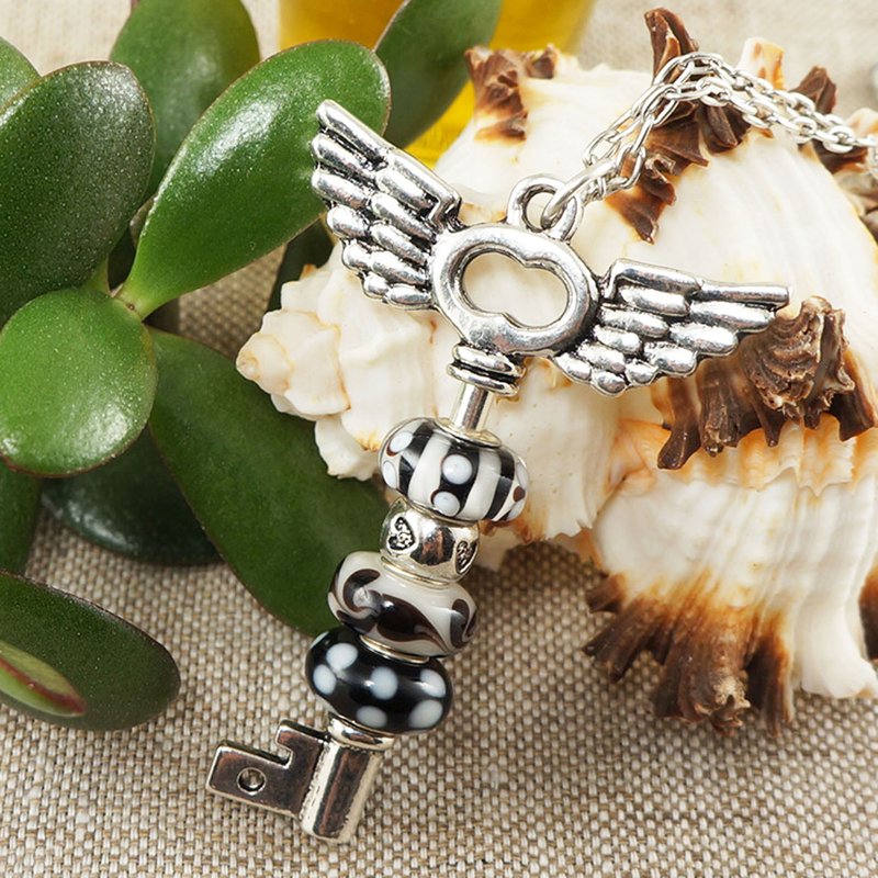 Silver Skeleton Key Black and White Lampwork Glass Euro Charm Necklace Jewelry - 项链 - 玻璃 黑色