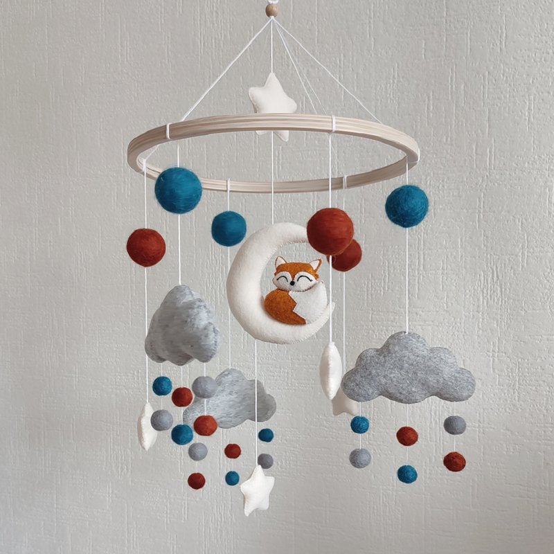 Fox baby mobile, clouds and stars nursery decor, crib mobile, expecting mom gift - 玩具/玩偶 - 环保材料 多色