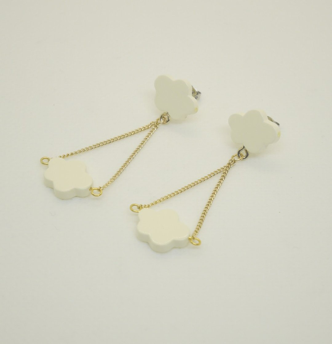 Altocumulus Cloud Earrings - 耳环/耳夹 - 树脂 白色
