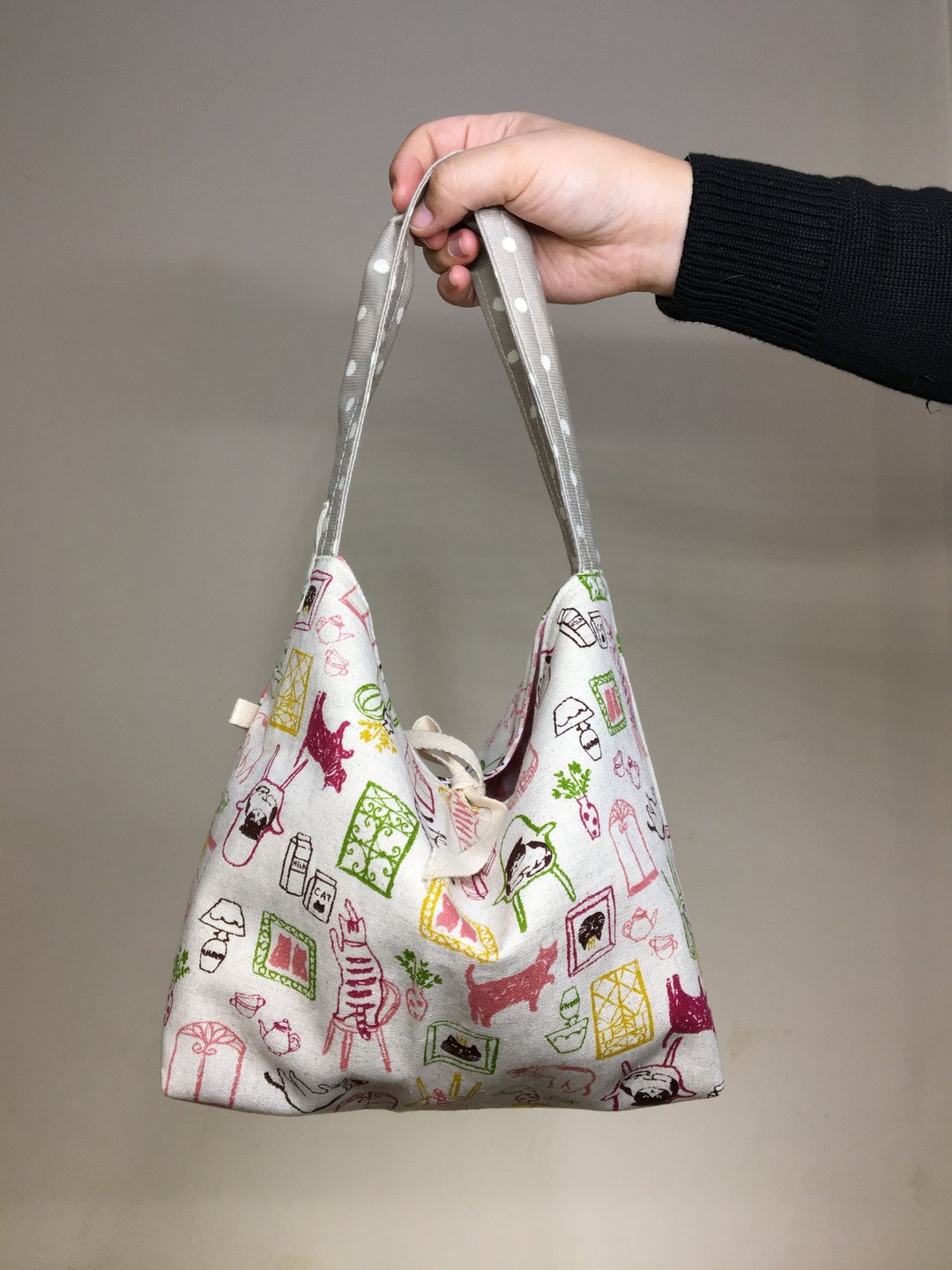 My-Mom-Made reversible hobo handbag with overall cats graphic - 其他 - 棉．麻 粉红色