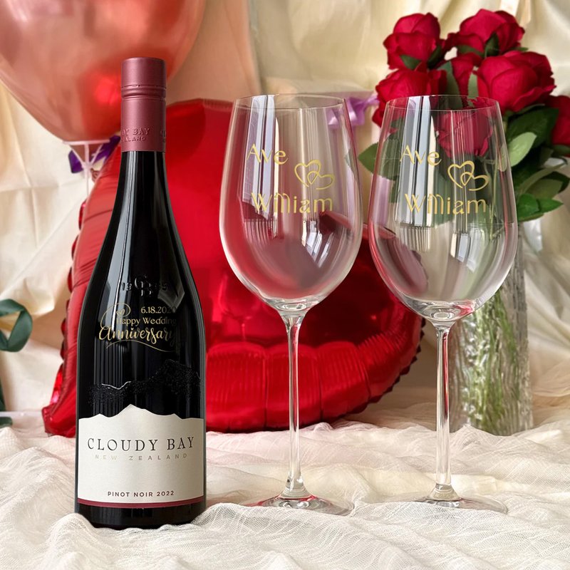 结婚礼物订制 文字雕刻云雾之湾黑皮诺葡萄酒 定制化礼盒 送姐妹 - 酒类 - 玻璃 