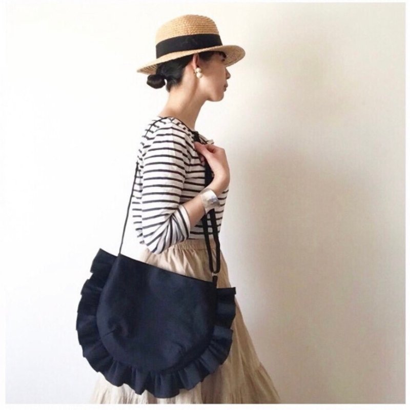 Build-to-order manufacturing　frill shoulder bag 　Black - 侧背包/斜挎包 - 棉．麻 黑色