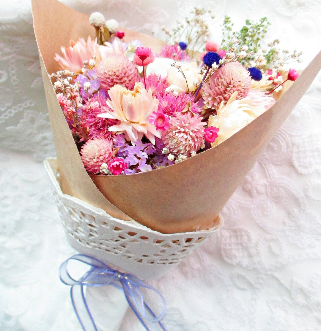 ❤【落樱缤纷─多用途干燥花束】❤干燥花 不凋花  情人节 毕业花束 毕业 婚礼小物 婚礼布置 生日礼物 探房礼 外拍 婚摄 小花束 牛皮纸 蕾丝 - 植栽/盆栽 - 其他材质 
