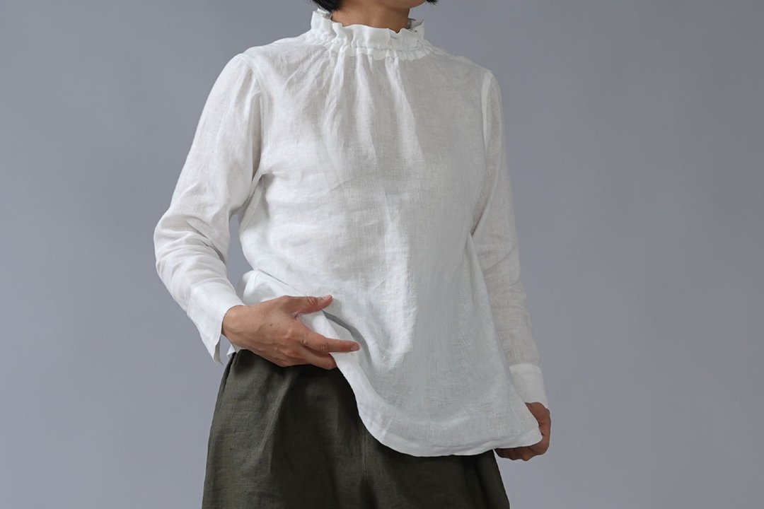 M size --wafu --Flax Shirt Lightweight Turtle Neck Blouse / White p014a-wht1-M - 女装衬衫 - 棉 白色