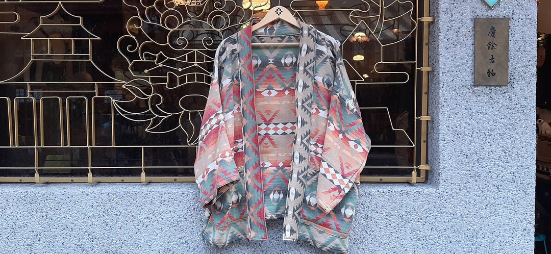 AMIN'S SHINY WORLD 印地安满版渐层大图腾提花 KIMONO  ONLY系列 - 男装外套 - 棉 多色