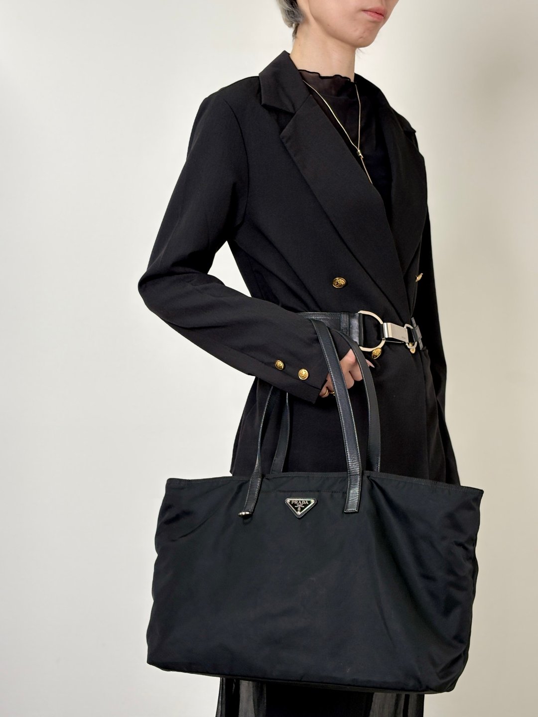 【日本直送 名牌中古包】PRADA 普拉达 手提包 黑色 三角标志 尼龙 托特包 vintage 古董 mbeuzk - 手提包/手提袋 - 尼龙 黑色