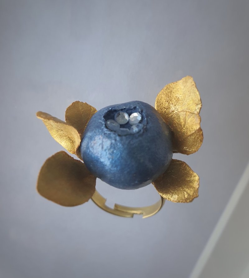 Blueberry ring/ Something blue/ Unique ring/ Pretty statement ring/ Plant ring - 戒指 - 其他材质 蓝色