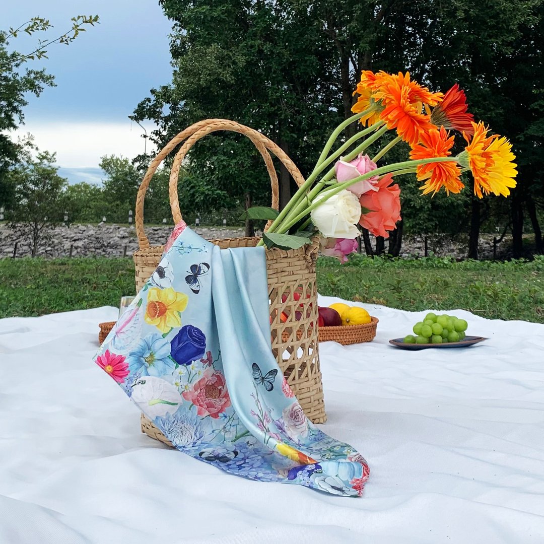 Scarf : ttq floral scarf : babyblue - 丝巾 - 丝．绢 蓝色