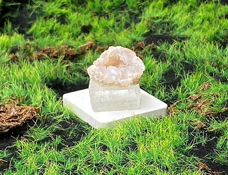 玛瑙白晶洞 彩虹白方解石 | 招财开运 | 两入套组 办公室风水摆件 - 摆饰 - 水晶 多色