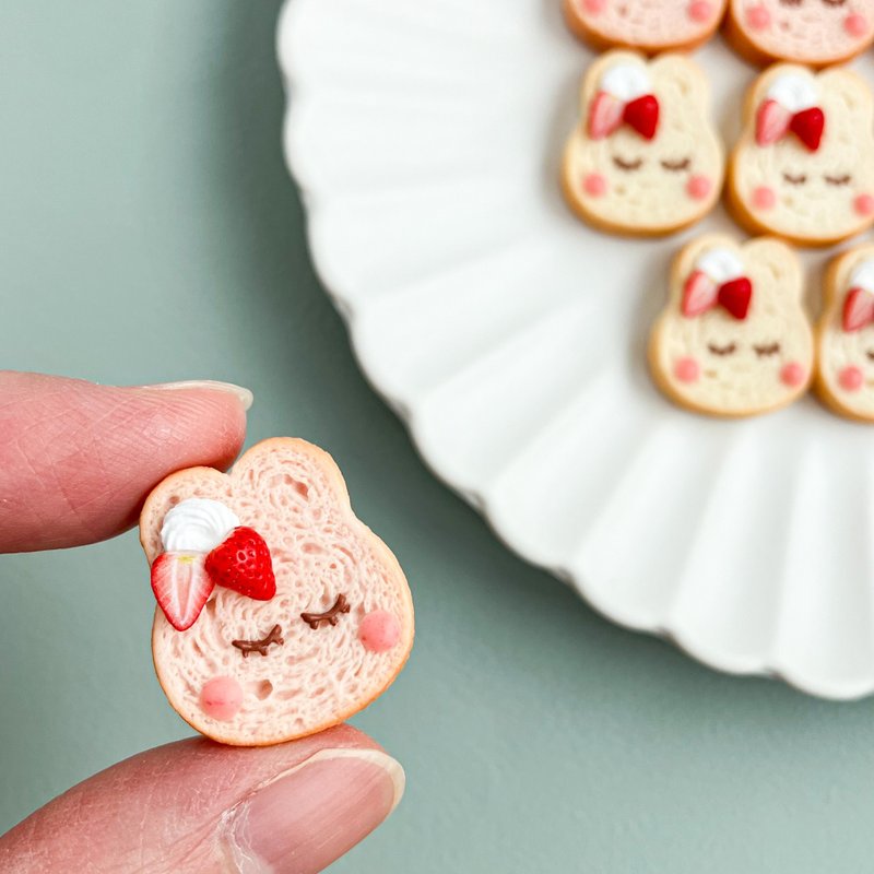 粉红迷你草莓面包和一只正在打盹的兔子 - 玩偶/公仔 - 粘土 粉红色