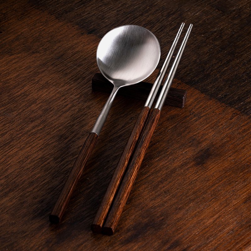 鸡翅木不锈钢餐具组(含筷子、汤匙、筷架) - 餐刀/叉/匙组合 - 木头 