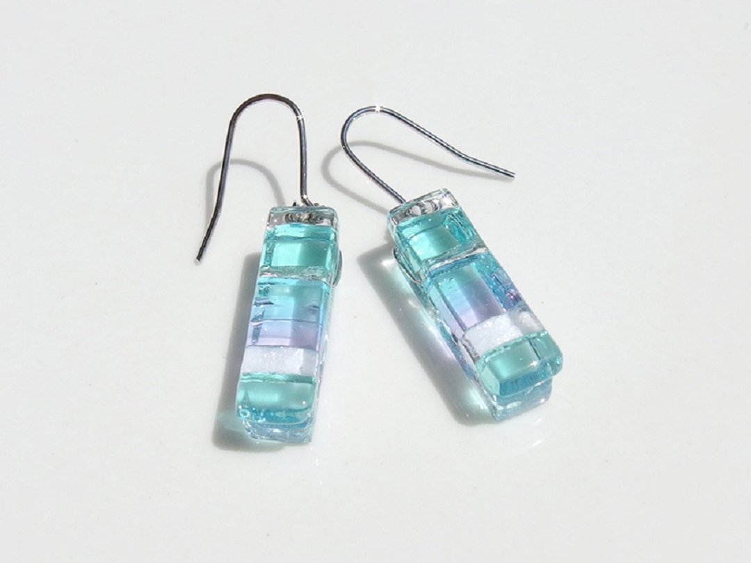 Fragrant glass (Kaoru [Summer]) Aroma earrings / Clip-On [Choice of metal fittings] [Made to order] - 耳环/耳夹 - 玻璃 蓝色