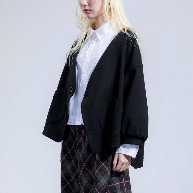 短版圆弧剪裁外套 - 女装休闲/机能外套 - 其他材质 黑色