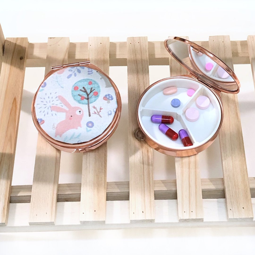 兔兔花园A/便携式药盒.药品分格收纳盒.耳环小饰品可收纳 - 收纳用品 - 棉．麻 粉红色