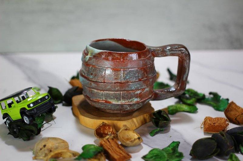 【送礼好物】220ml 苏打烧 手捏酒桶造型杯 陶作家叶佳佩纯手制 - 咖啡杯/马克杯 - 瓷 