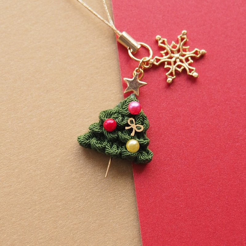 经典圣诞树雪花金色手机绳 つまみ细工: 日系和风手工布花 - 其他 - 聚酯纤维 绿色