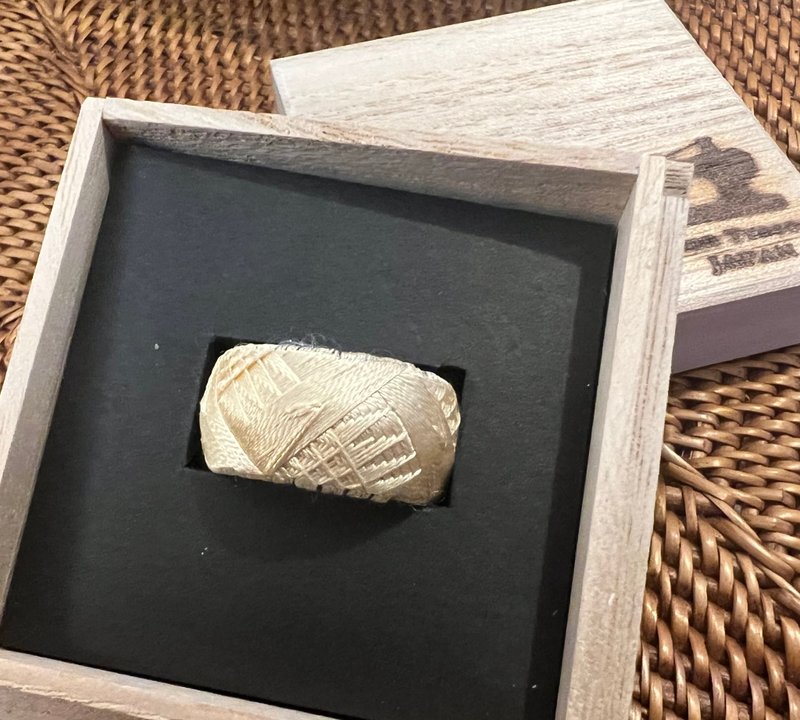 Traditional craft Kaga thimble SWAN - 编织/刺绣/羊毛毡/裁缝 - 丝．绢 金色