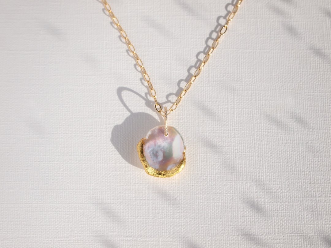 Gold leaf and petal pearl necklace Pearl Rose Petal Freshwater keshi pearl, gold leaf, 14Kgf - 项链 - 珍珠 金色