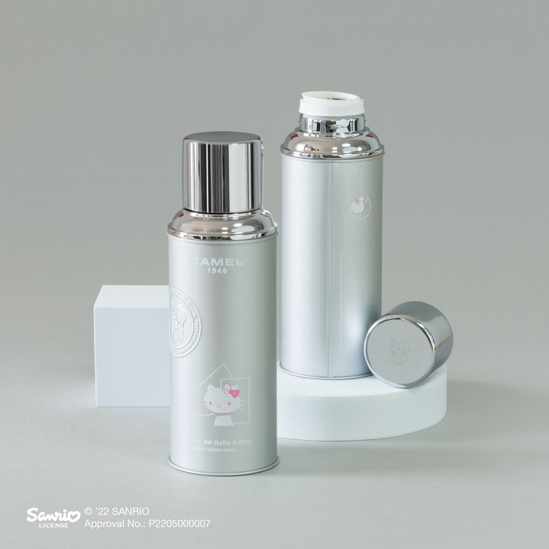 Pinkoi × Hello Kitty-骆驼牌 116 双层真空玻璃胆保温瓶 时尚银 - 保温瓶/保温杯 - 其他材质 