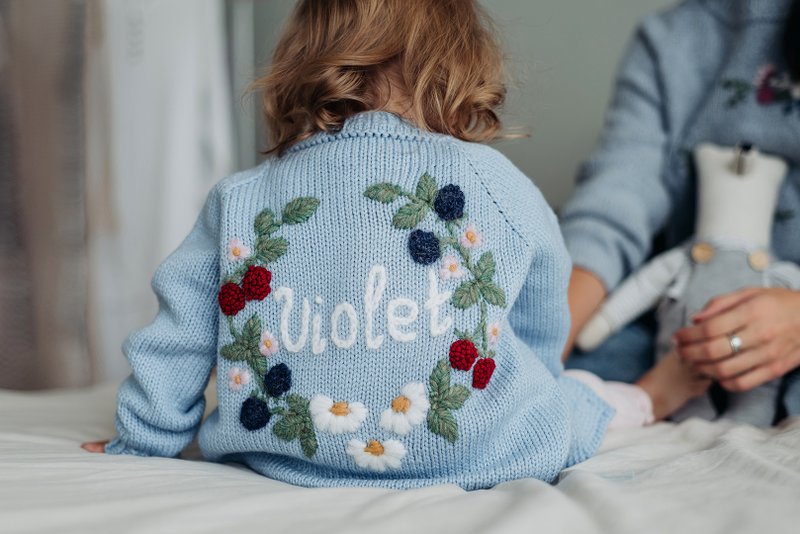 Handmade winter wool sweater with embroidered name flowers/flora for girl, kids - 童装外套 - 羊毛 