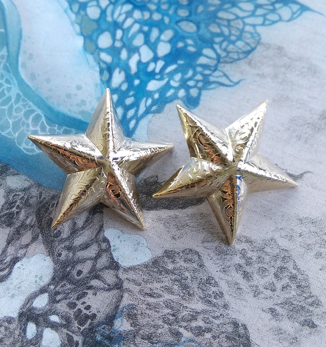 Vintage Jewelry 西洋古董饰品 压纹 立体星星 夹式耳环 - 耳环/耳夹 - 其他金属 金色