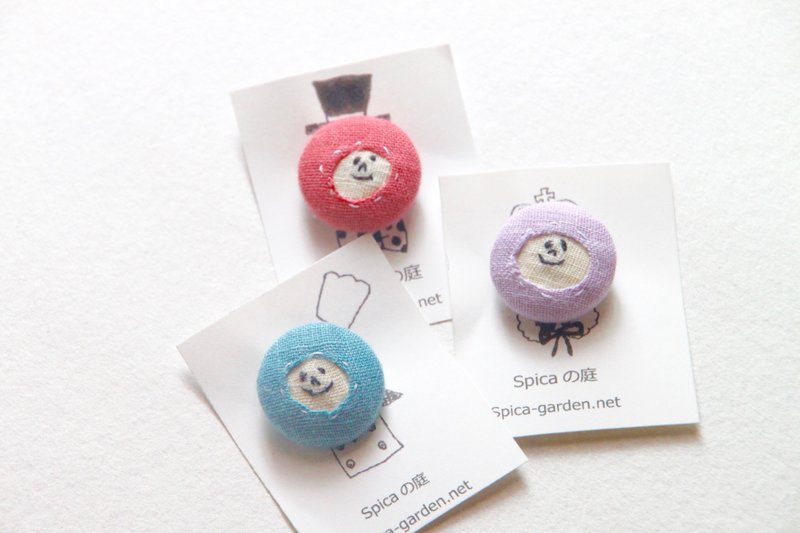 Facial embroidery  A brooch  A covered button  In a set of 3. - 胸针 - 棉．麻 紫色