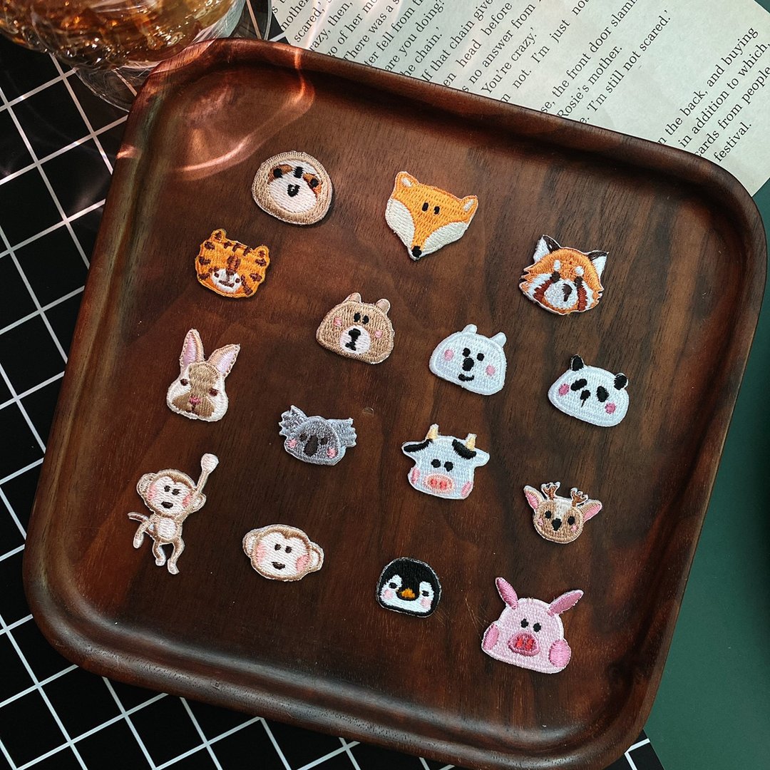 【迷你烫贴/胸章 | 动物系列 】 树懒 小猪 兔子 企鹅 小猫熊 - 胸针 - 绣线 多色
