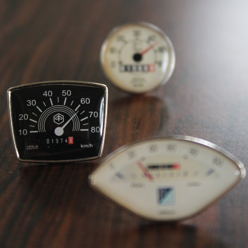 经典伟士徽章-狐狸FOX方表 - 胸针 - 其他金属 黑色