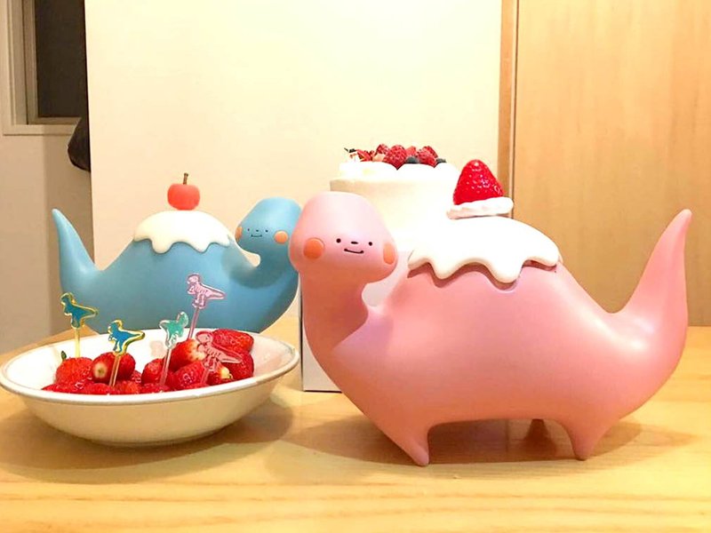 狗狗夹星_海外定制卖场/原创限量公仔/两色富士山雷龙 - 玩偶/公仔 - 塑料 