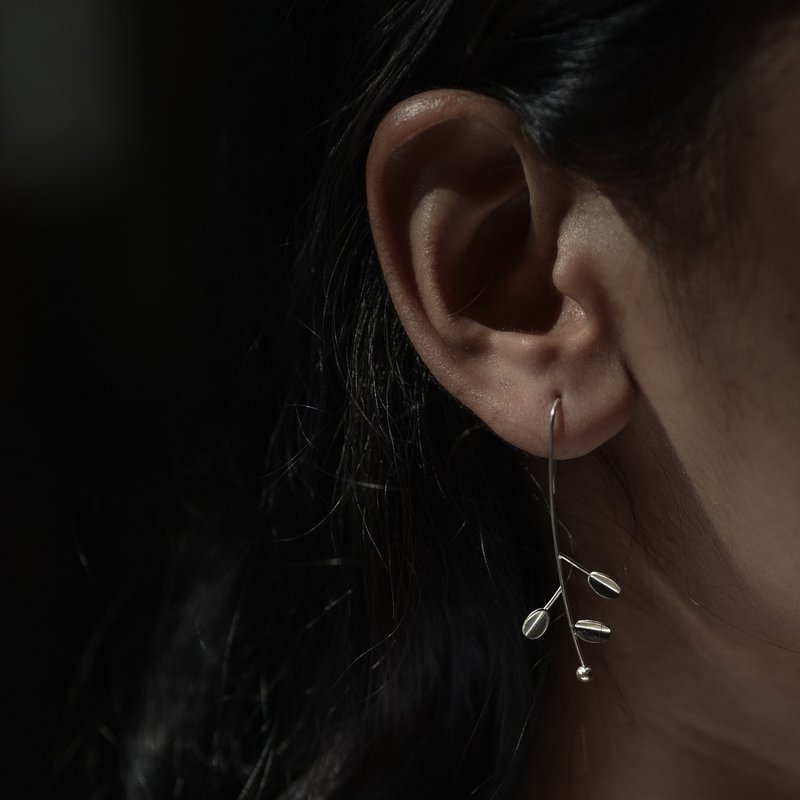 Foliage earring - 耳环/耳夹 - 纯银 银色