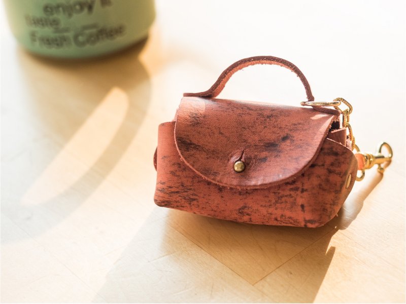 欧洲植鞣牛皮云彩纹旅包钥匙圈-复古红 钥匙包 挂饰 婚礼小物 - 钥匙链/钥匙包 - 真皮 红色