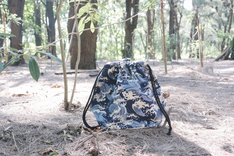 偷偷喊我 / 束口手提袋-浮世绘（蓝色） - 手提包/手提袋 - 棉．麻 蓝色