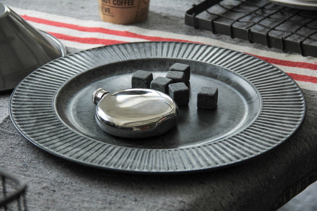 DECORATION TRAY Circle Pleat 复古浮雕装饰托盘 / 竖折圆 - 托盘/砧板 - 塑料 灰色
