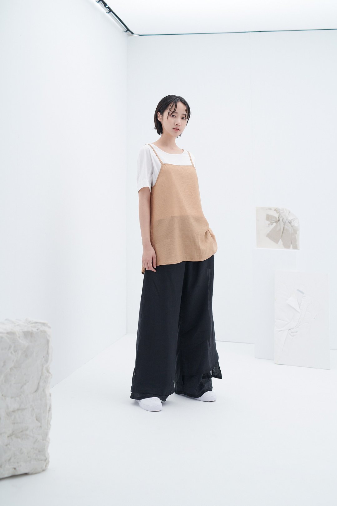 细肩带剪接衫 - 泉简约个性外搭造型背心 - 女装上衣 - 其他人造纤维 卡其色