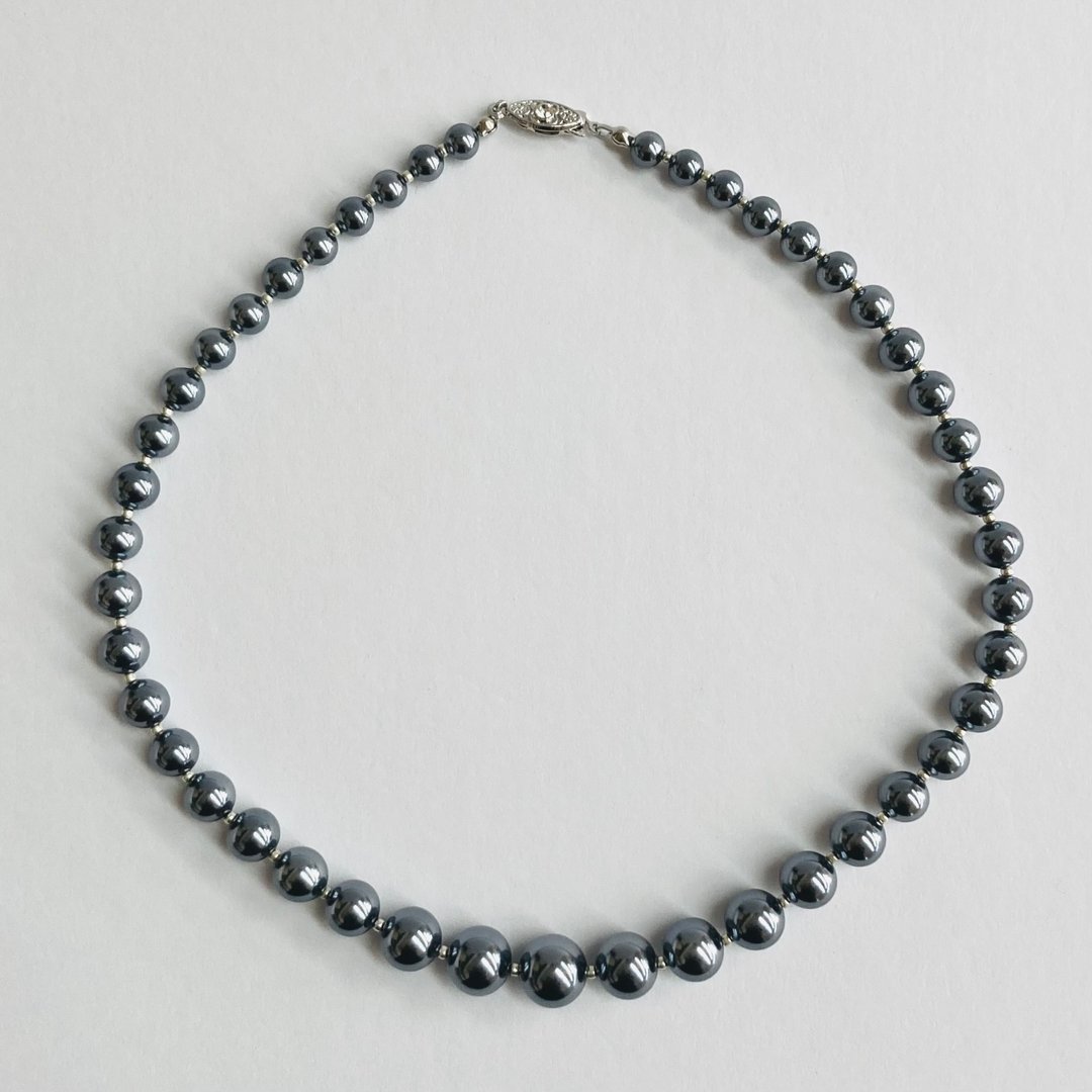 玻璃珍珠渐层项链／6x12mm 约45cm／枪灰色／日本制造 - 项链 - 玻璃 黑色