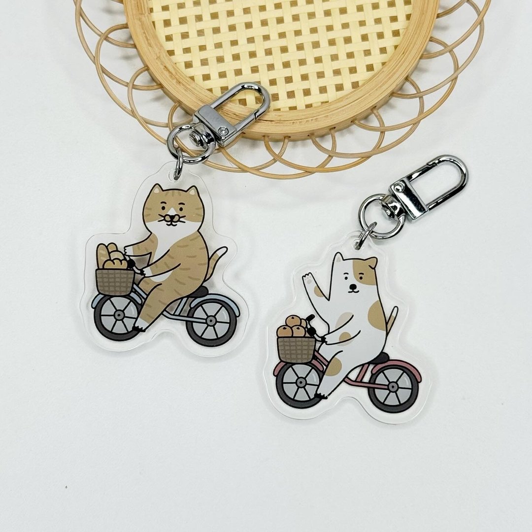 猫狗骑脚踏车-双面压克力吊饰 - 吊饰 - 防水材质 