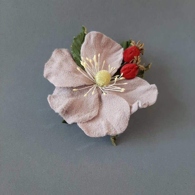 胸針 Leather brooch rose hip for her Leather women's jewelry - 胸针 - 真皮 粉红色