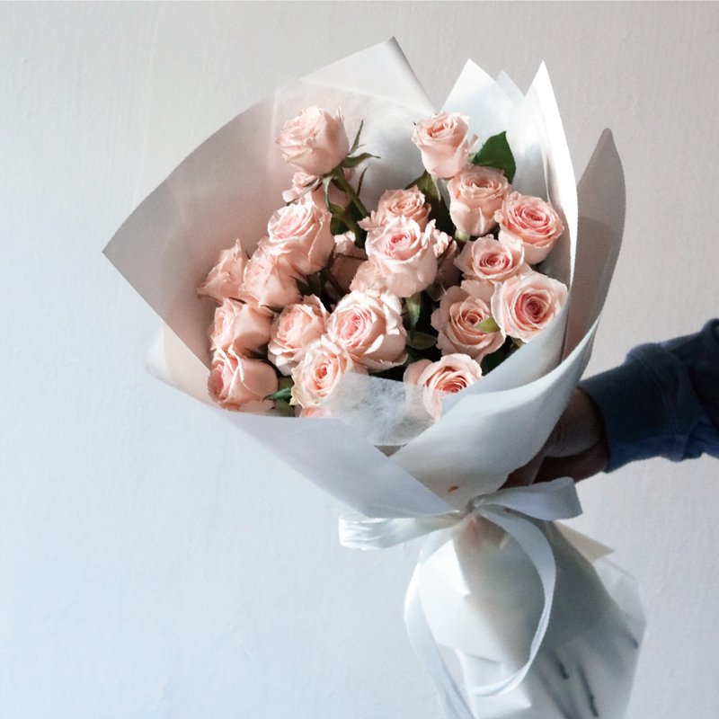 【鲜花进口玫瑰花束】白色情人节。开幕。生日。毕业季 I 可自取 - 植栽/盆栽 - 植物．花 多色